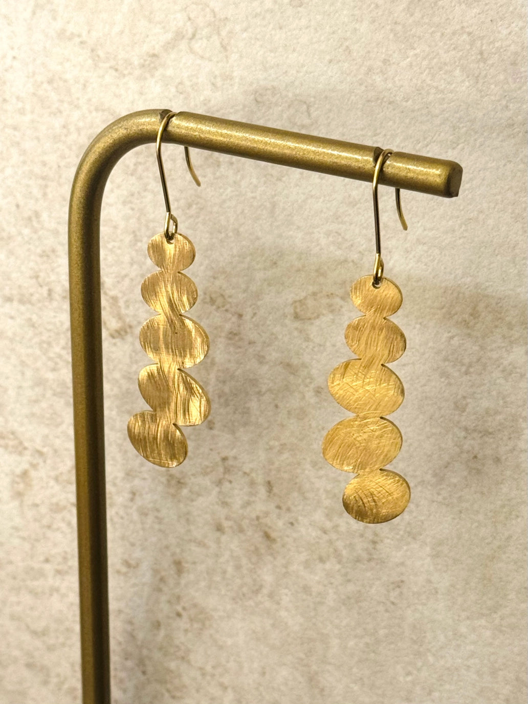 Pebbles Oorbellen Geborsteld Goud