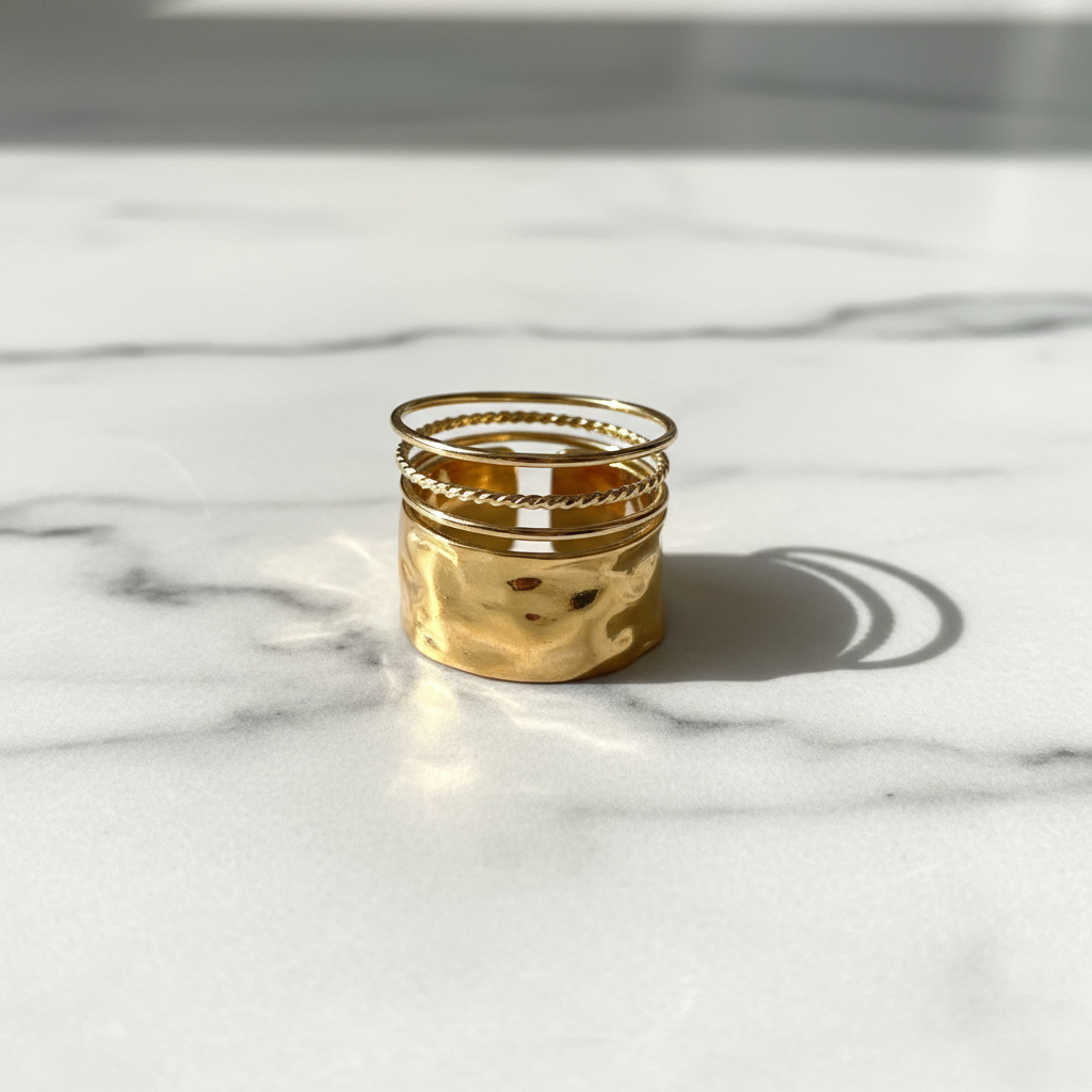 Baslijn Roestvrijstalen Ring op marmer