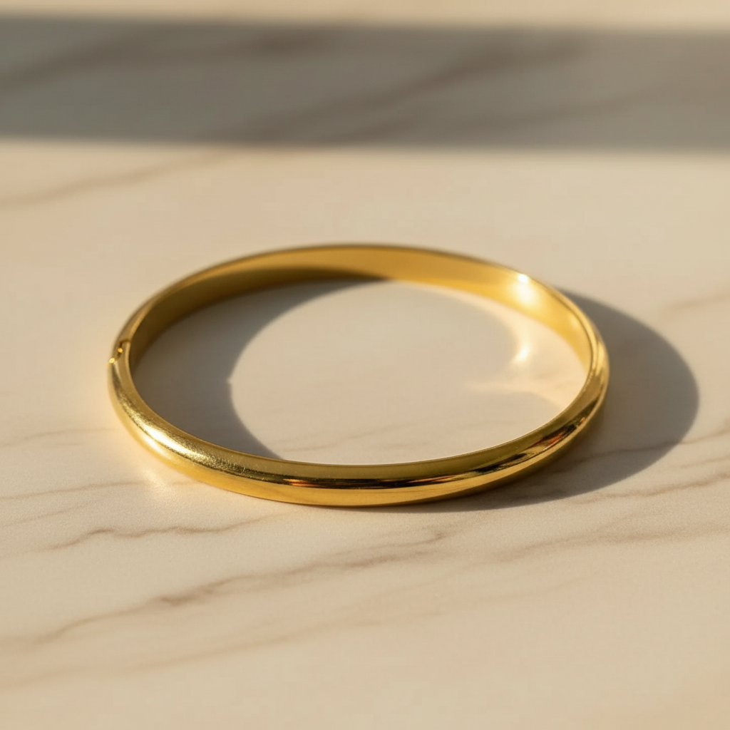 Bewerkte gouden armband productfoto